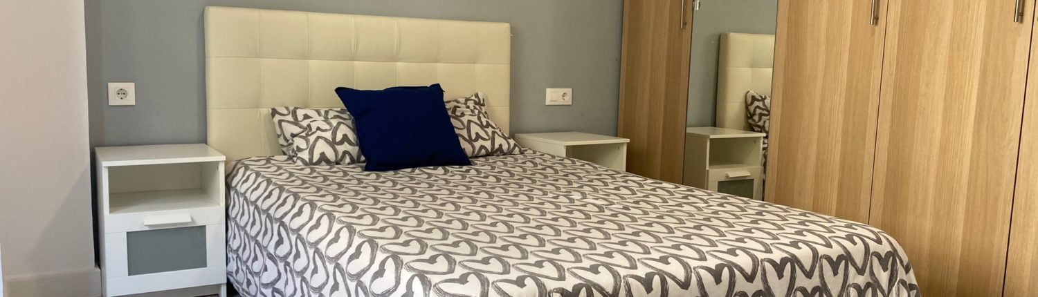 Private room with en suite bathroom & air conditioning