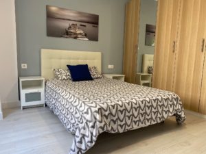 Private room with en suite bathroom & air conditioning